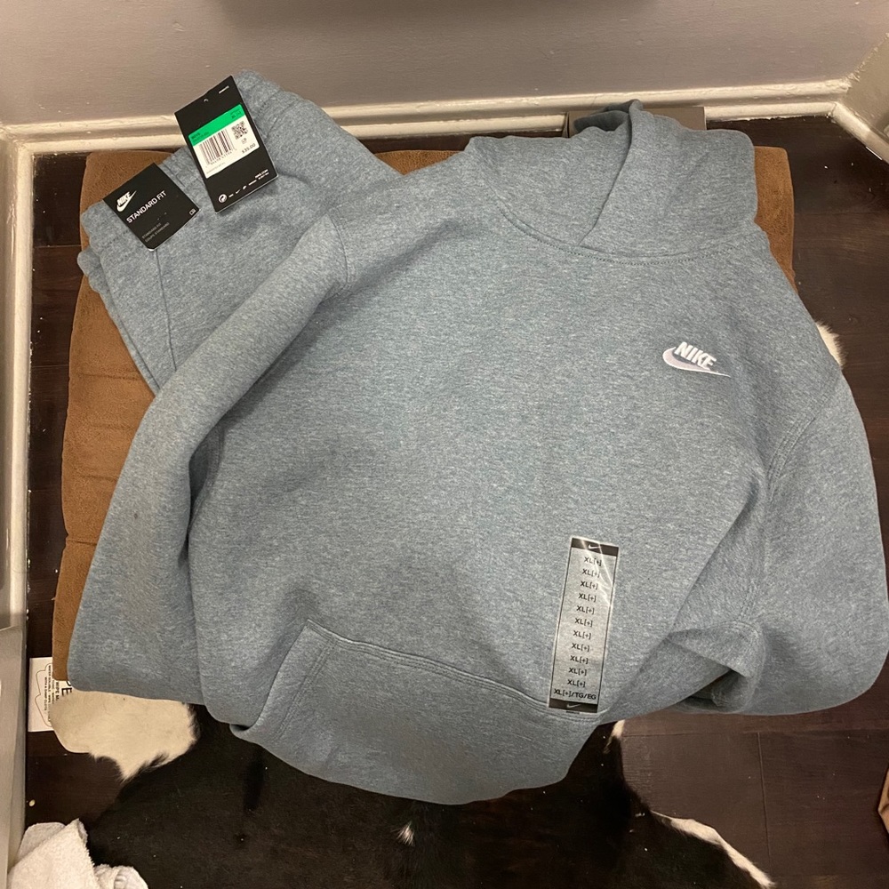 Matching Nike sweat set. Blue. Boys XL. New w Tags